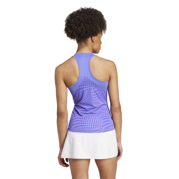 POLERA ADIDAS SIN MANGAS CLUB TENNIS ESTAMPADA